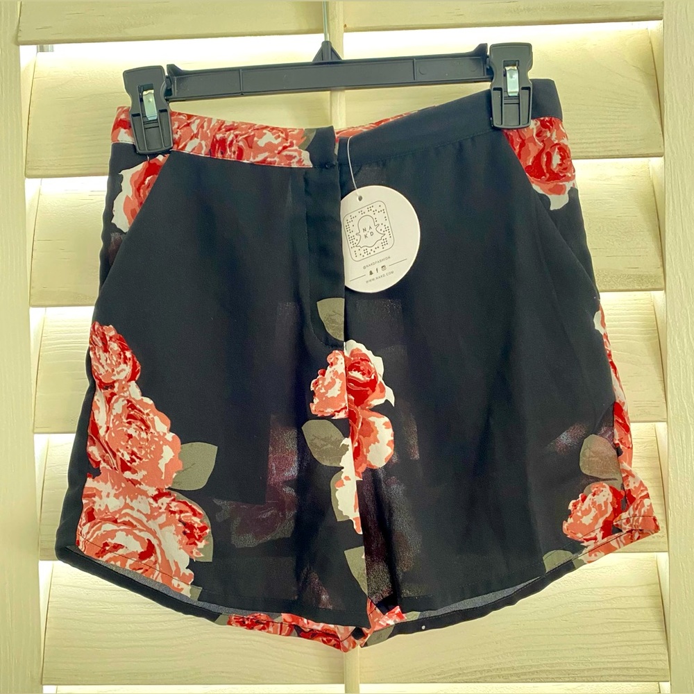 Brand New NA-KD Highwaist Boho Black Mauve Pink Floral Shorts SZ Small